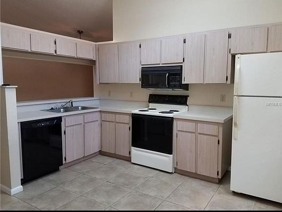 3rd image of 10843 Peppersong Dr