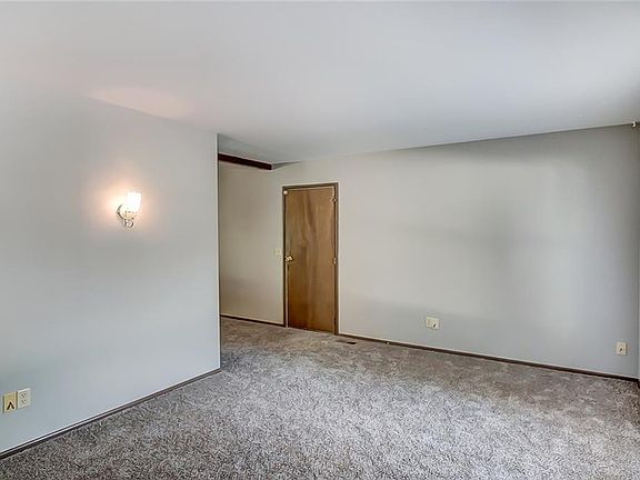 3rd image of 917 Greenheart Dr