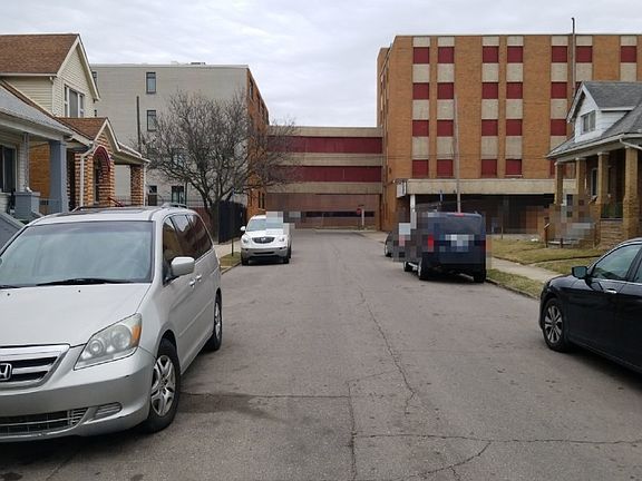 5th image of 12260 McDougall Ave