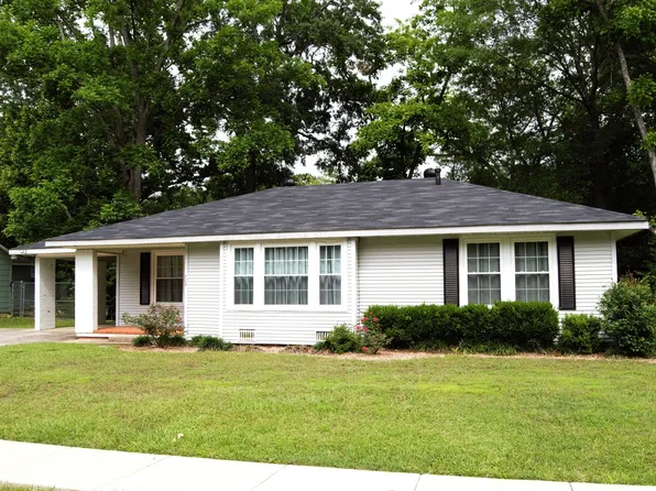 704 Oak Knoll St, Minden, LA 71055