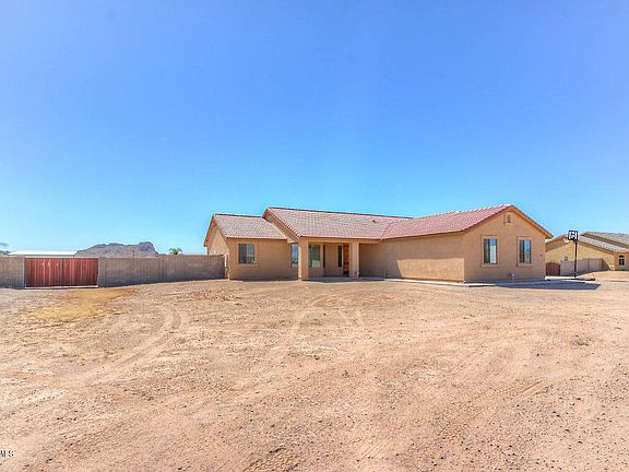2nd image of 683 W Zion Ln
