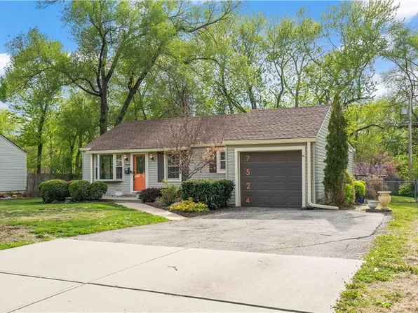 7524 Foster St, Overland Park, KS 66204