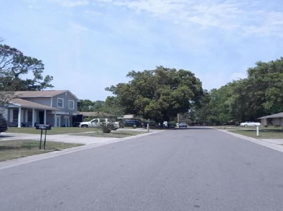 Exterior Neighborhood (street photo)