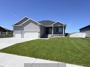3792 Lilac Ln, Grand Island, NE 68803