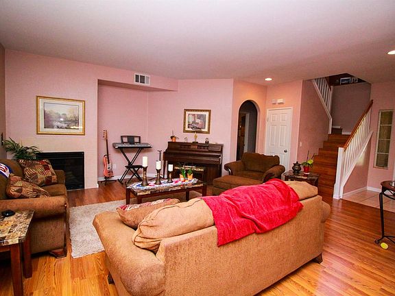 3rd image of 12239 Woodhollow St