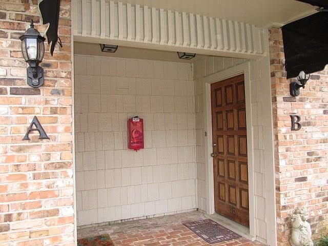1st image of 4041B Charleston Cir