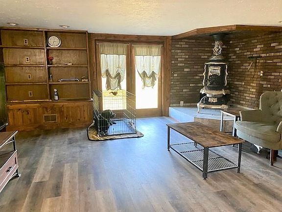 3rd image of 3755 Sun Valley Dr