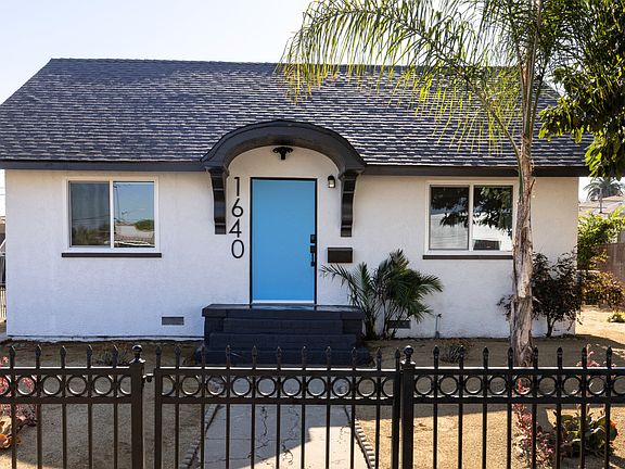 +2 bedroom/1 bath
+750 sq. ft
+Onsite parking
+Queen beds
+Washer/Dryer
+Dishwasher
+Mini splits (AC)
+Single level
+1 pet okay