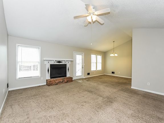 3rd image of 208 Colchester Dr