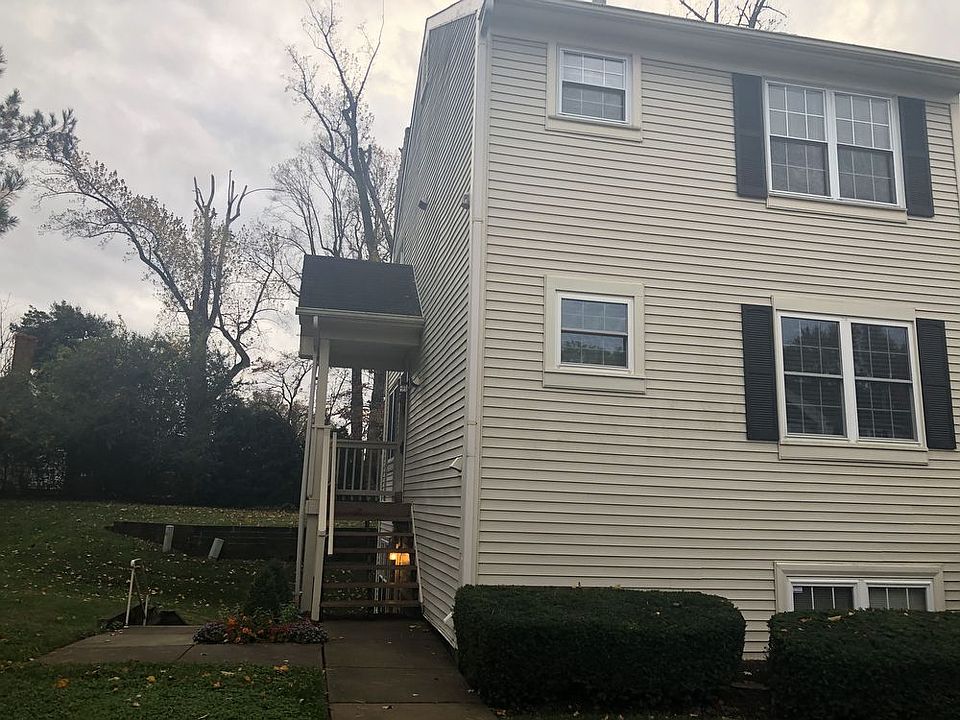 2nd image of 210-B Fernwood Pl