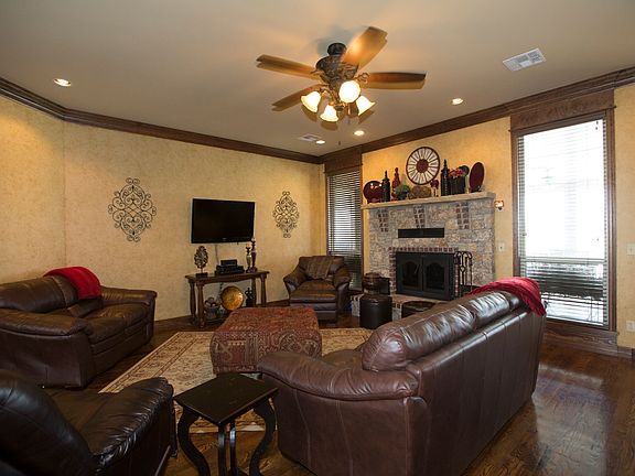 Family Room with Fireplace