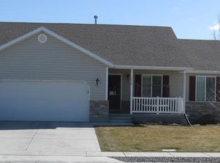 2038 E Shadow Dr, Eagle Mountain, UT 84005
