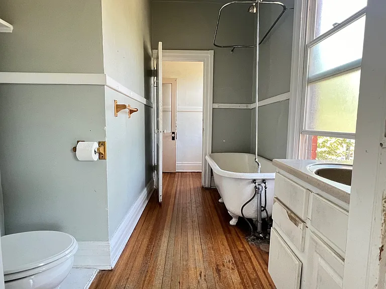 2259 N High St — Photo 19
