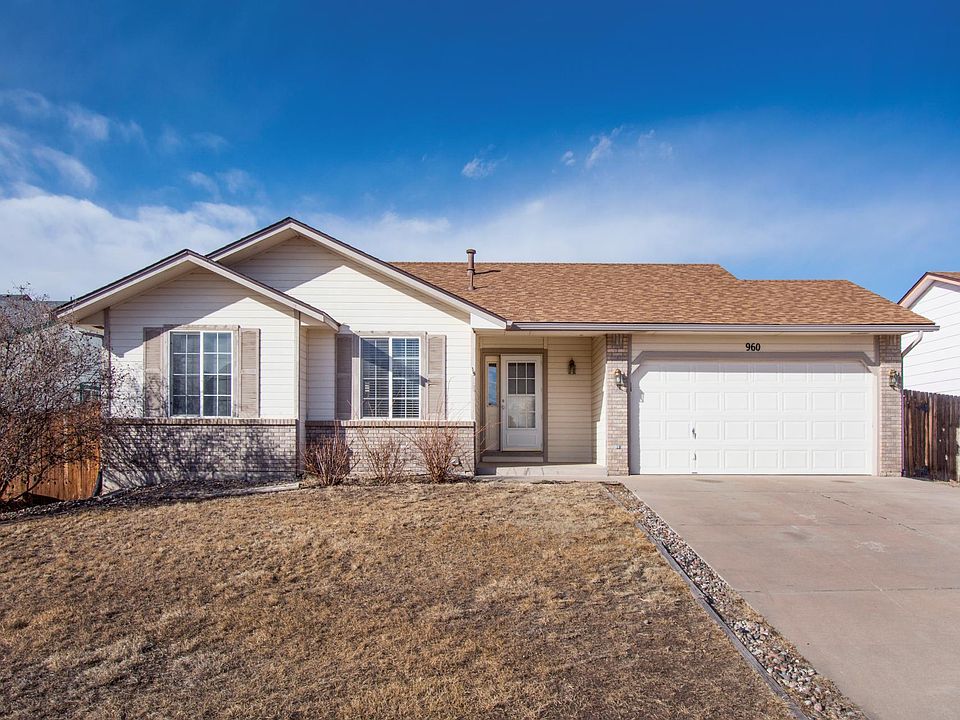 Rancher w 2-car garage