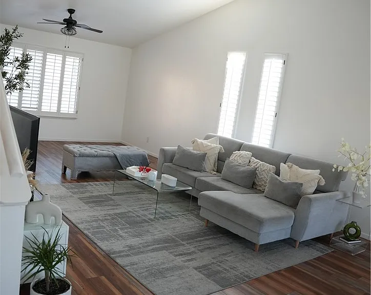 1571 Yellowwood Dr — Photo 4