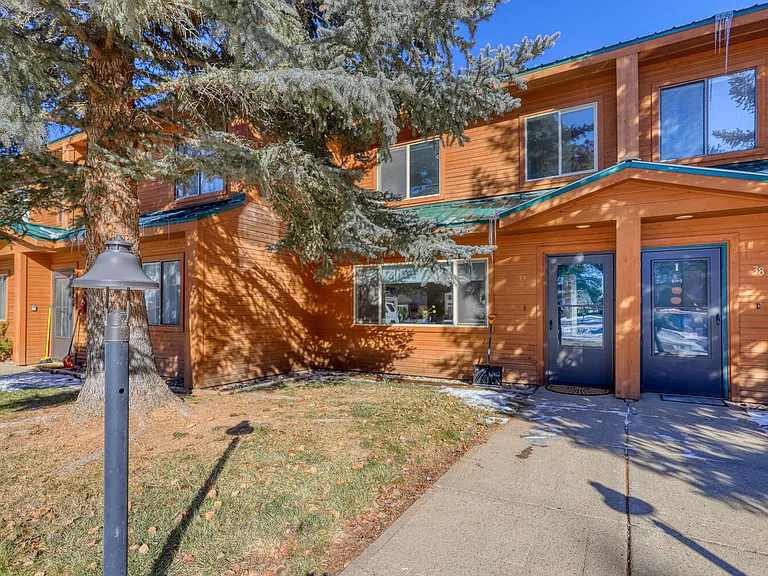 302 Talisman Dr #37 — Photo 1