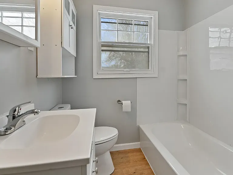2321 E Mossman Ave — Photo 7