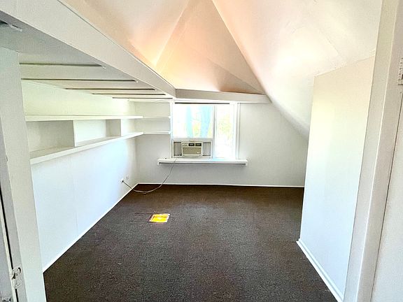 4th image of 2061 N Whipple St #3