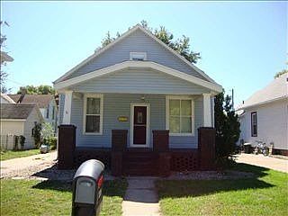 2nd image of 225 E 12th St