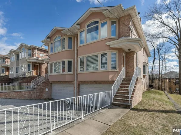 69-1 Myrtle Ave, Edgewater, NJ 07020