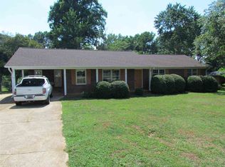 23 Green Acres Dr, Boiling Springs, SC 29316