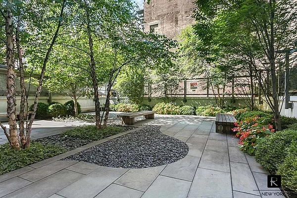 Rented by R New York | media 58