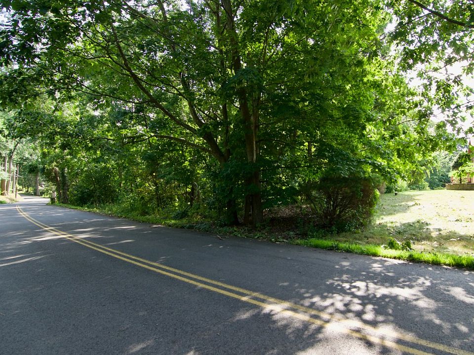 2nd image of 555V Ridge Rd