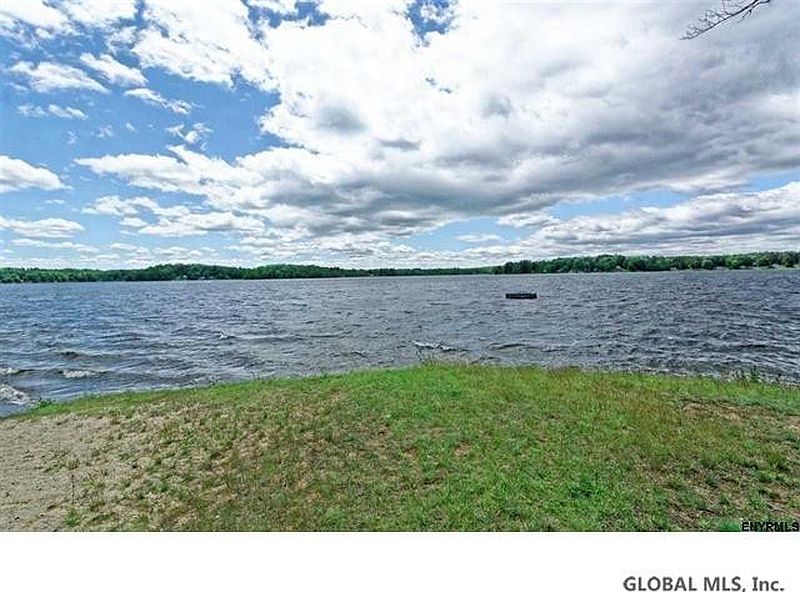 3rd image of 5581 LAKE Road