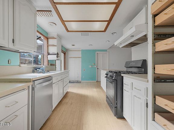 4th image of 3634 Mountclef Blvd