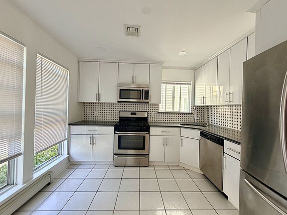 4th image of 62 Hickory Rd #B