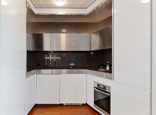 3rd image of 15 William St APT 30I