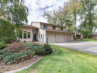 2012 W Harbor Dr, Bismarck, ND, 58504