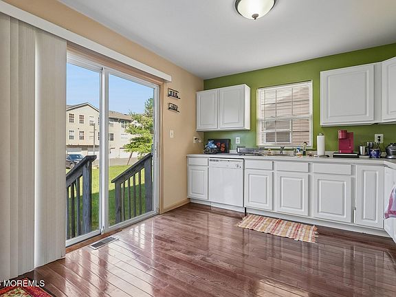2nd image of 228-2 N 5th Avenue #2