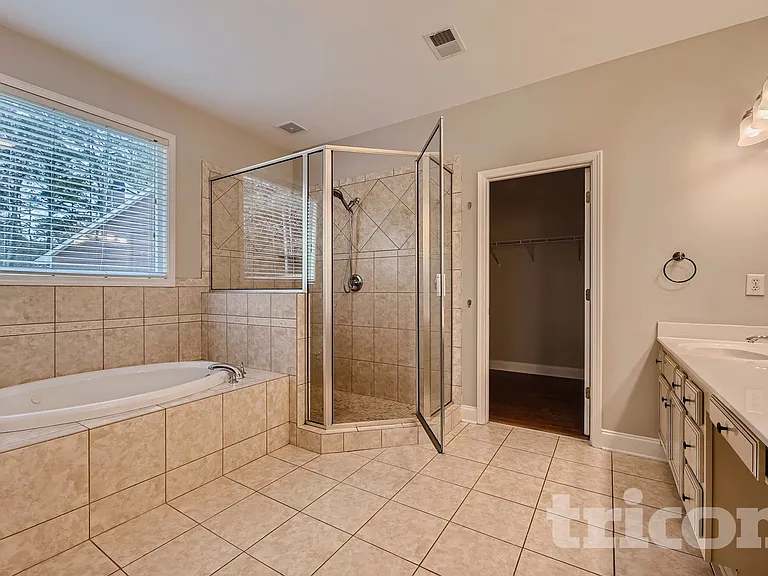 87 Thomas Place Dr — Photo 12