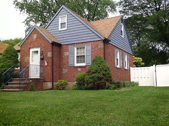 2nd image of 315 Salem St