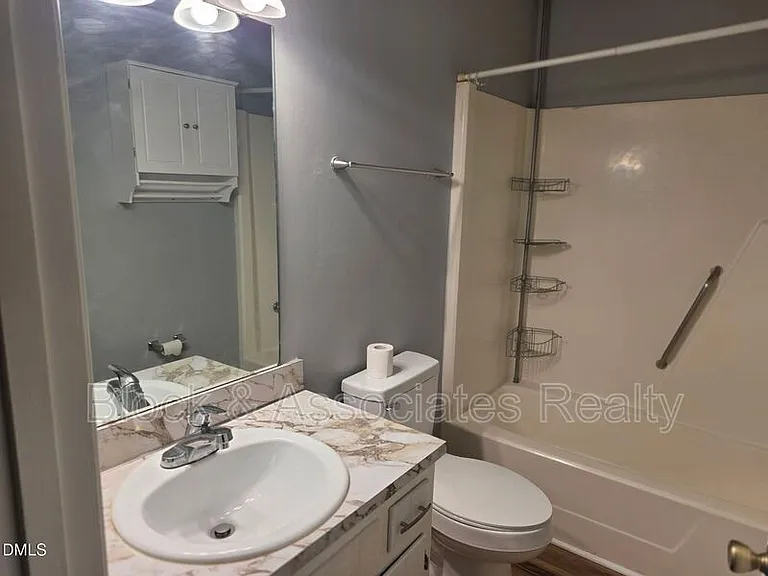 902 W Chatham St — Photo 9