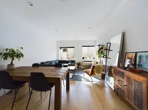 27-34 27th St #2B, Astoria, NY 11102