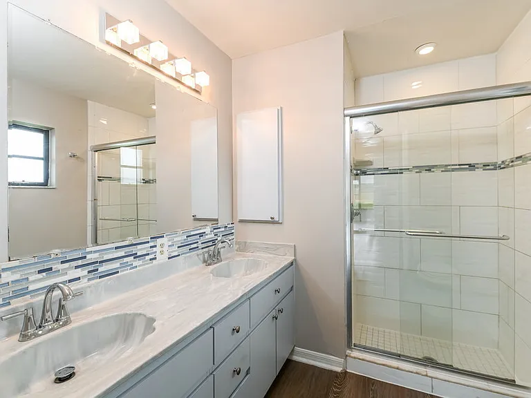 2529 SW 15th Pl — Photo 12