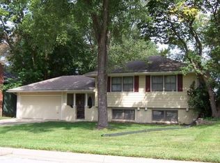 1100 Wildwood St, Leavenworth, KS 66048