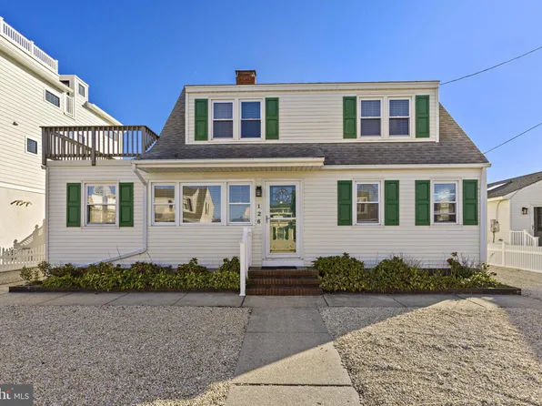 126 E Old Whaling Ln, Brant Beach, NJ 08008