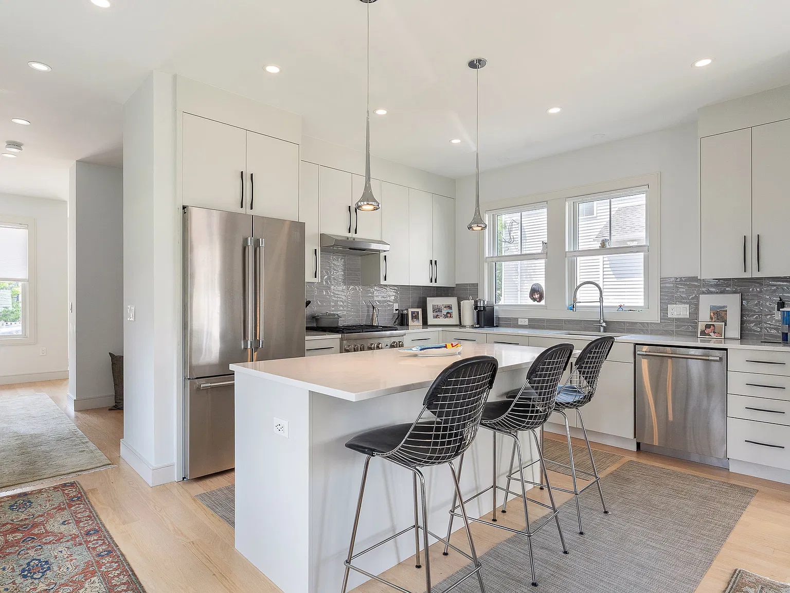 3 bed, 3.5 bath, 2053 sqft, $6,500 — Photo 1