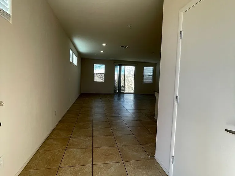 2124 Del Aqua Ave — Photo 6
