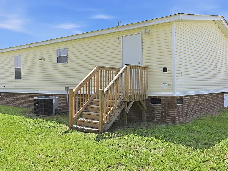 1385 Live Oak Rd — Photo 7
