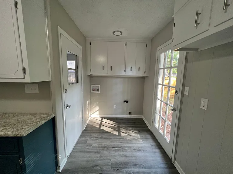 4120 Englewood Dr — Photo 11