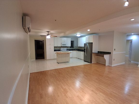 Kitchen / Dining Area