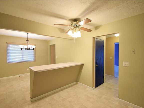 4th image of 5563 Candlewood Ct #261
