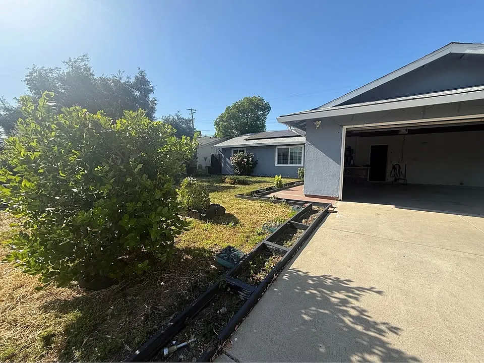 4 bed, 1293 sqft, $2,800 — Photo 1