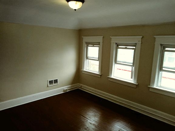 4th image of 12 Rusling St #2