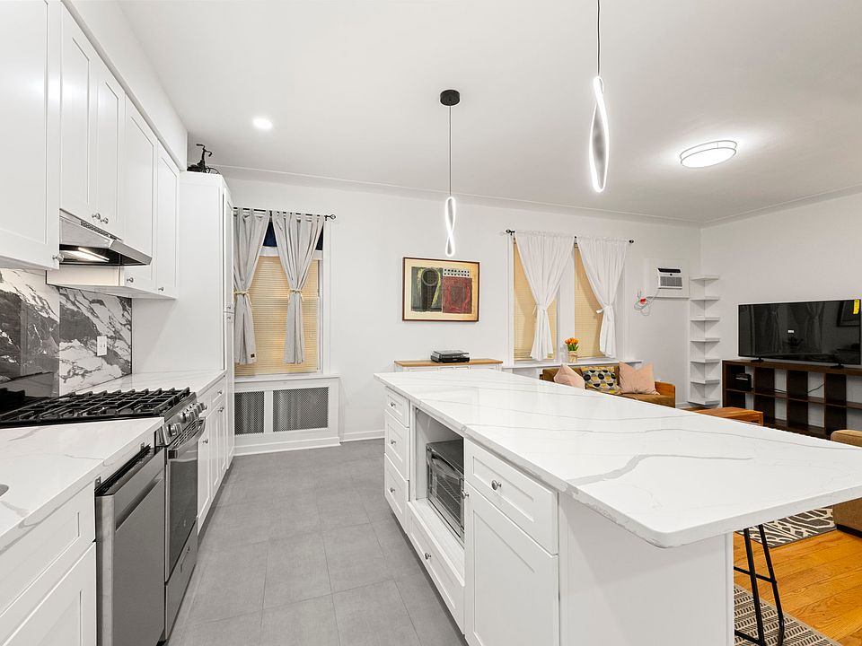 1st image of 6015 Kennedy Blvd E #5A