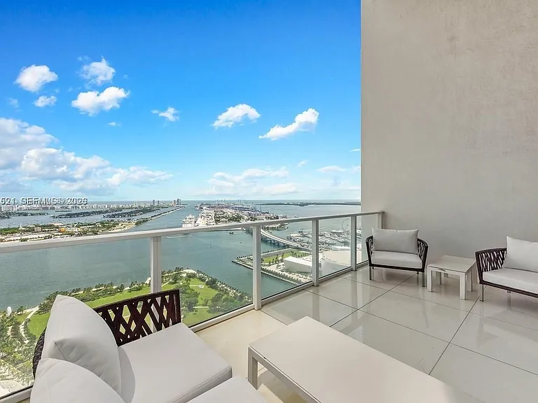 1040 Biscayne Blvd #4403 — Photo 27